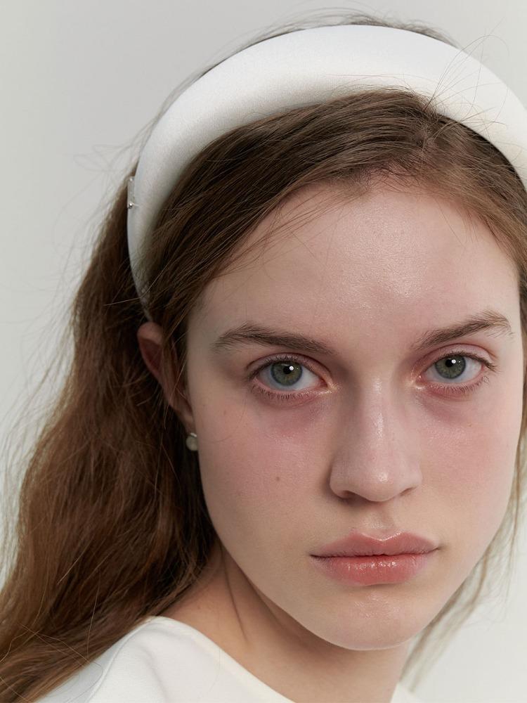 에센셜 새틴 패딩 머리띠 L (L241MHA030)