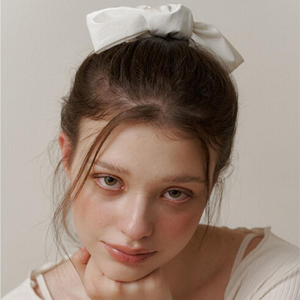 cream freckle ribbon scrunch