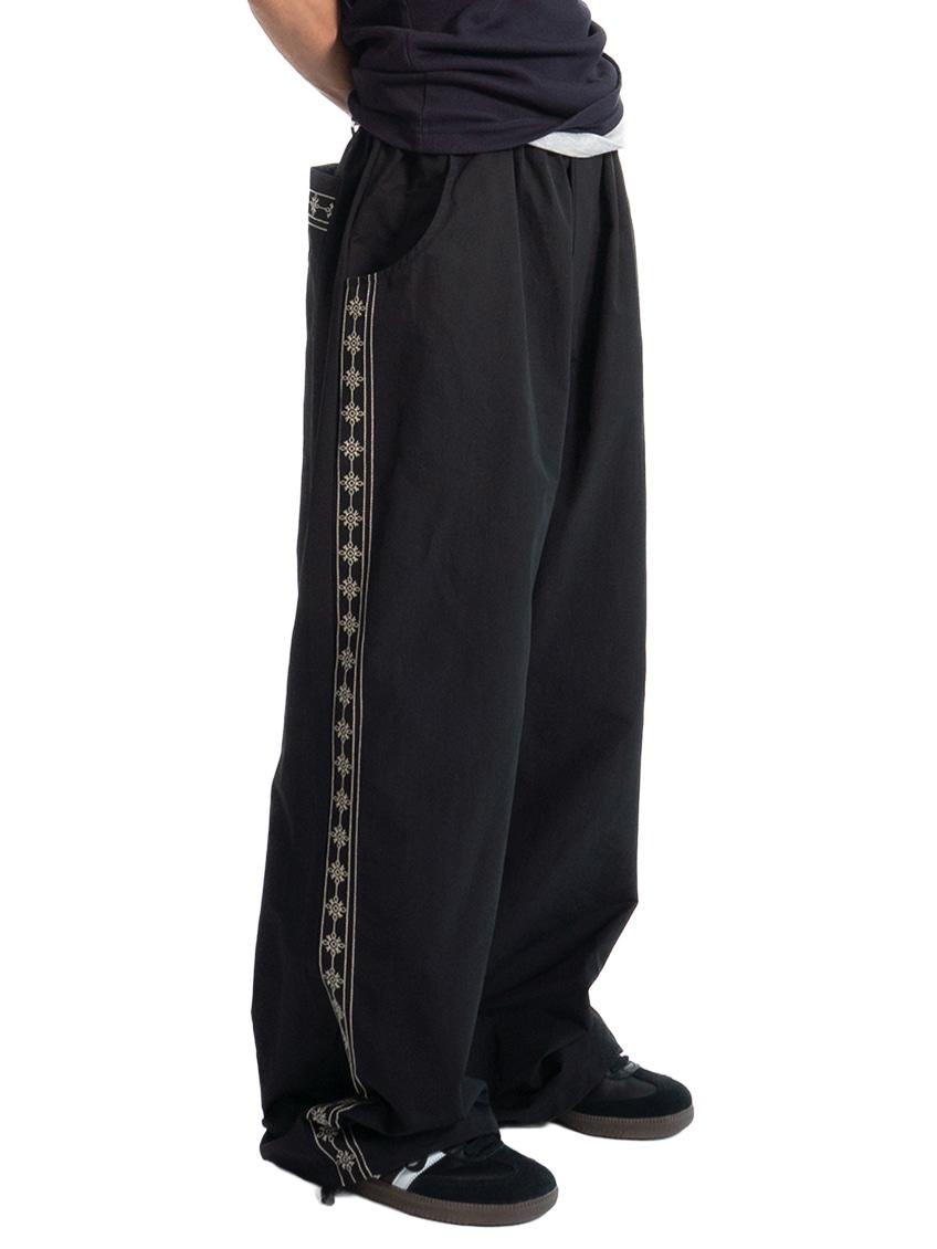 needle line nylon pants (3c)
