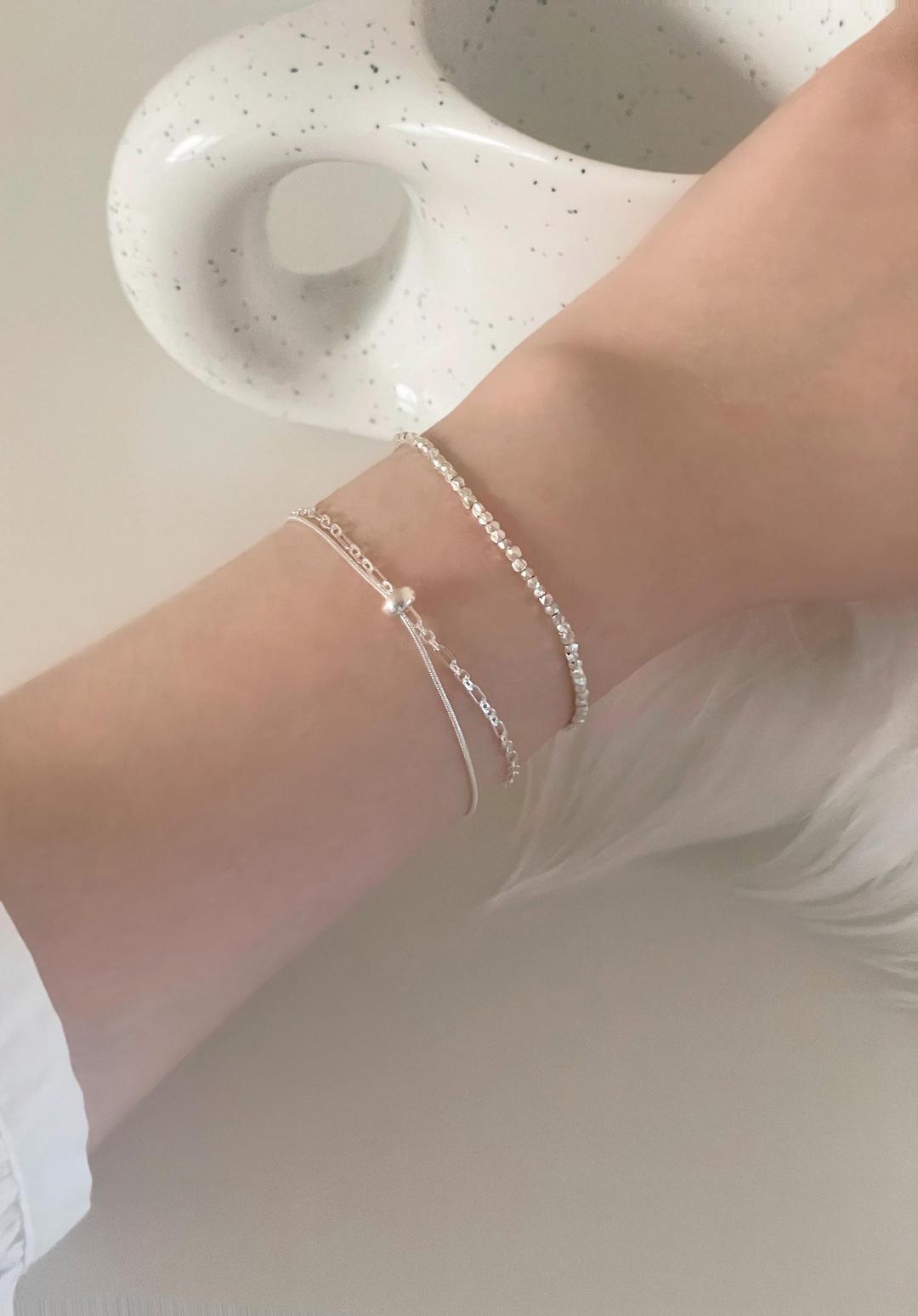 모브닝 [모브닝] 플로라 두줄 체인 볼 은팔찌