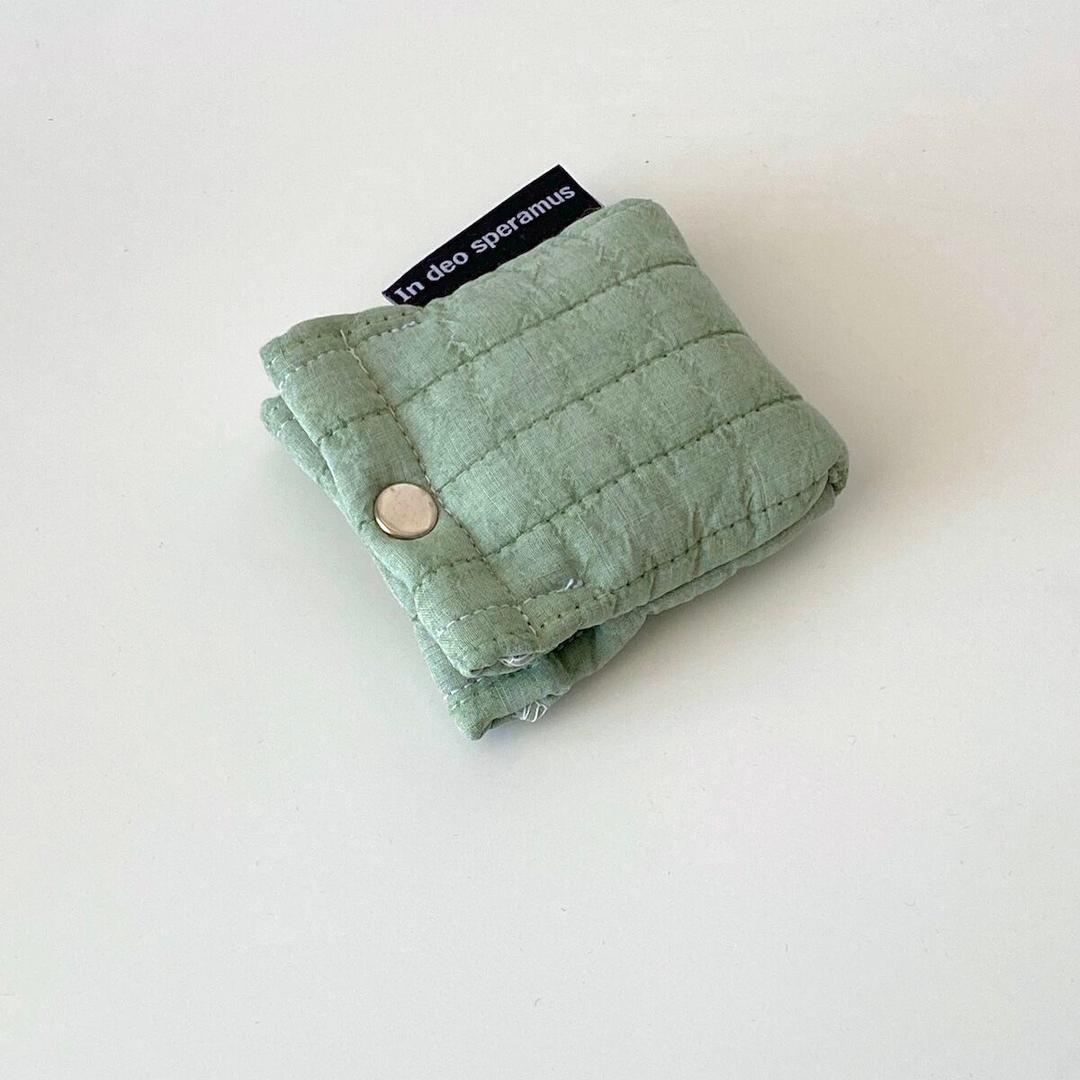 패딩 민트 에어팟 케이스 (Padded mint airpods case)