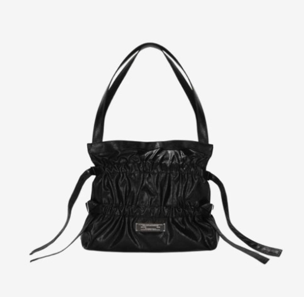 마뗑킴 포우 레더 씨쉘 백 블랙 Matin Kim Faux Leather Seashell Bag Black