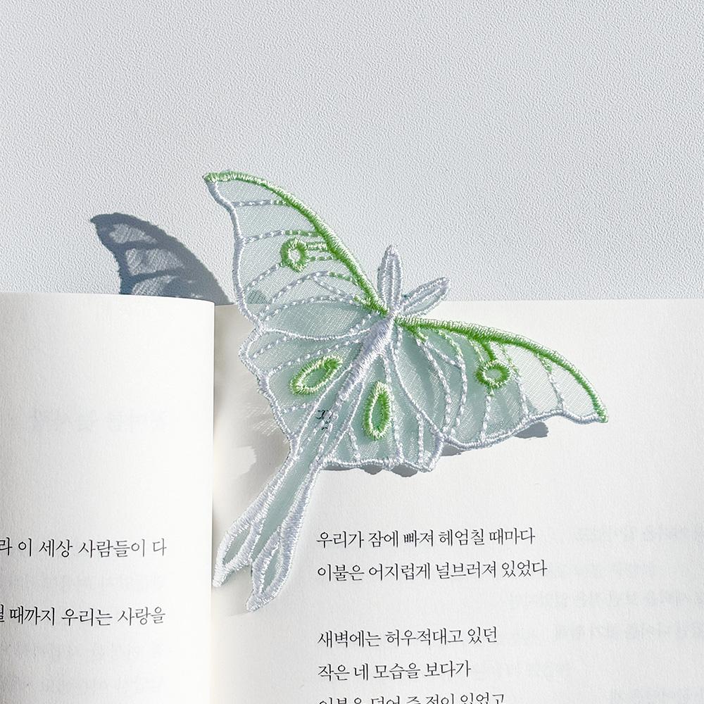 팅커벨 나방 자수 책갈피