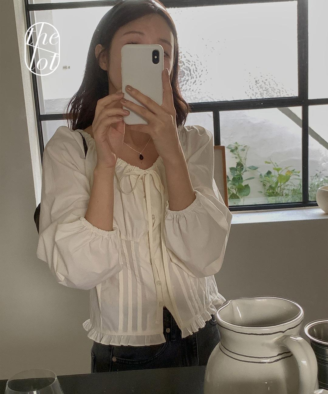 더롯 [miel] 미엘 로안나 스트링 유넥 프릴 핀턱 블라우스 (3color) 리본/레이스/퍼프/크롭/셔링/브이넥/데이트룩/하객룩