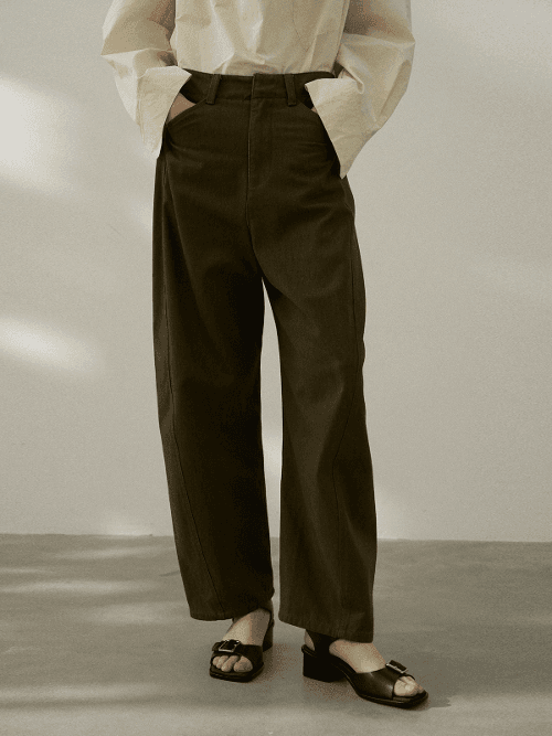 Shelly 세미 슬림핏 팬츠