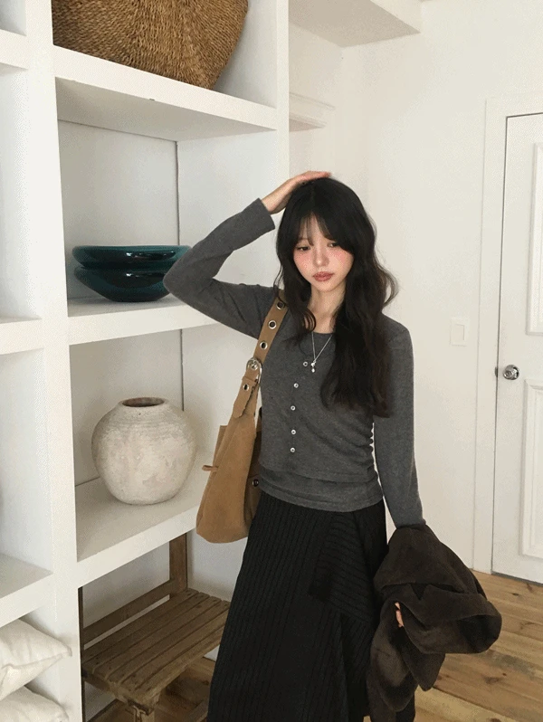 [오늘출발/홀터넥/레이어드/하객룩/연말룩/크리스마스룩]로망 뷔스티에 기모티셔츠