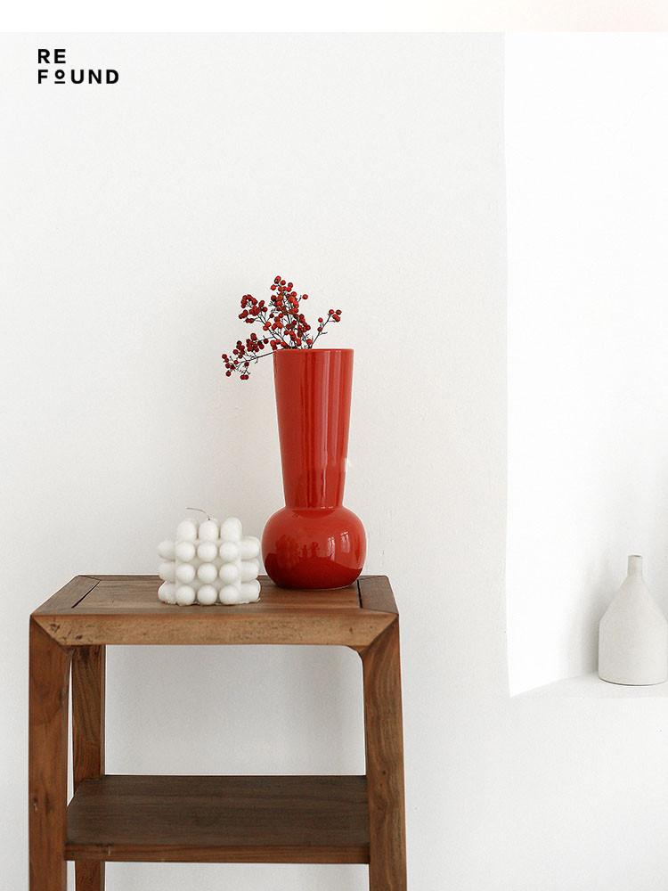 바우하우스 인테리어 레드 화병