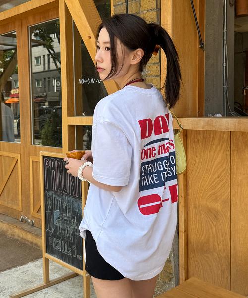 데이오프 그래픽 티셔츠_레드_DT395