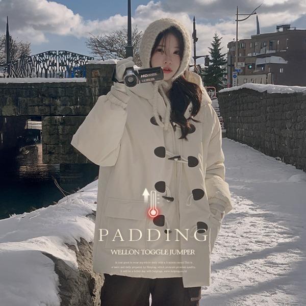 [도톰따뜻🔥/생활방수][MADE] 버티 오버핏 후드넥 패치포켓 토글버튼 패딩점퍼(44~110) (빅사이즈아우터-떡볶이패딩-토글단추-후디점퍼-체형커버-스티치패딩-웰론솜-한파템-나일론패딩-후리스-플리스)