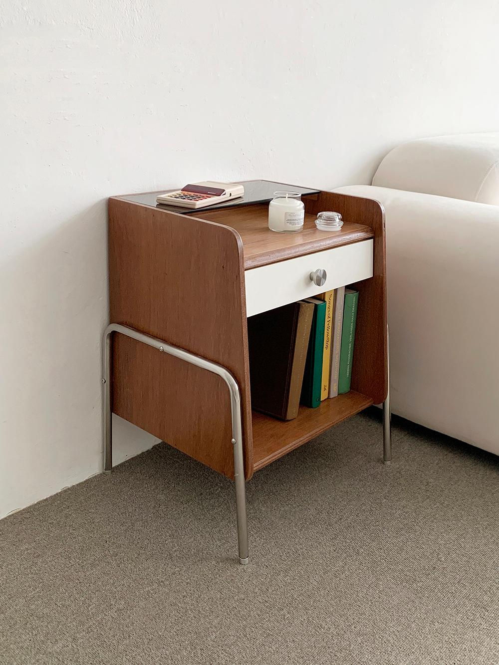 tan side table (탄 사이드 테이블)