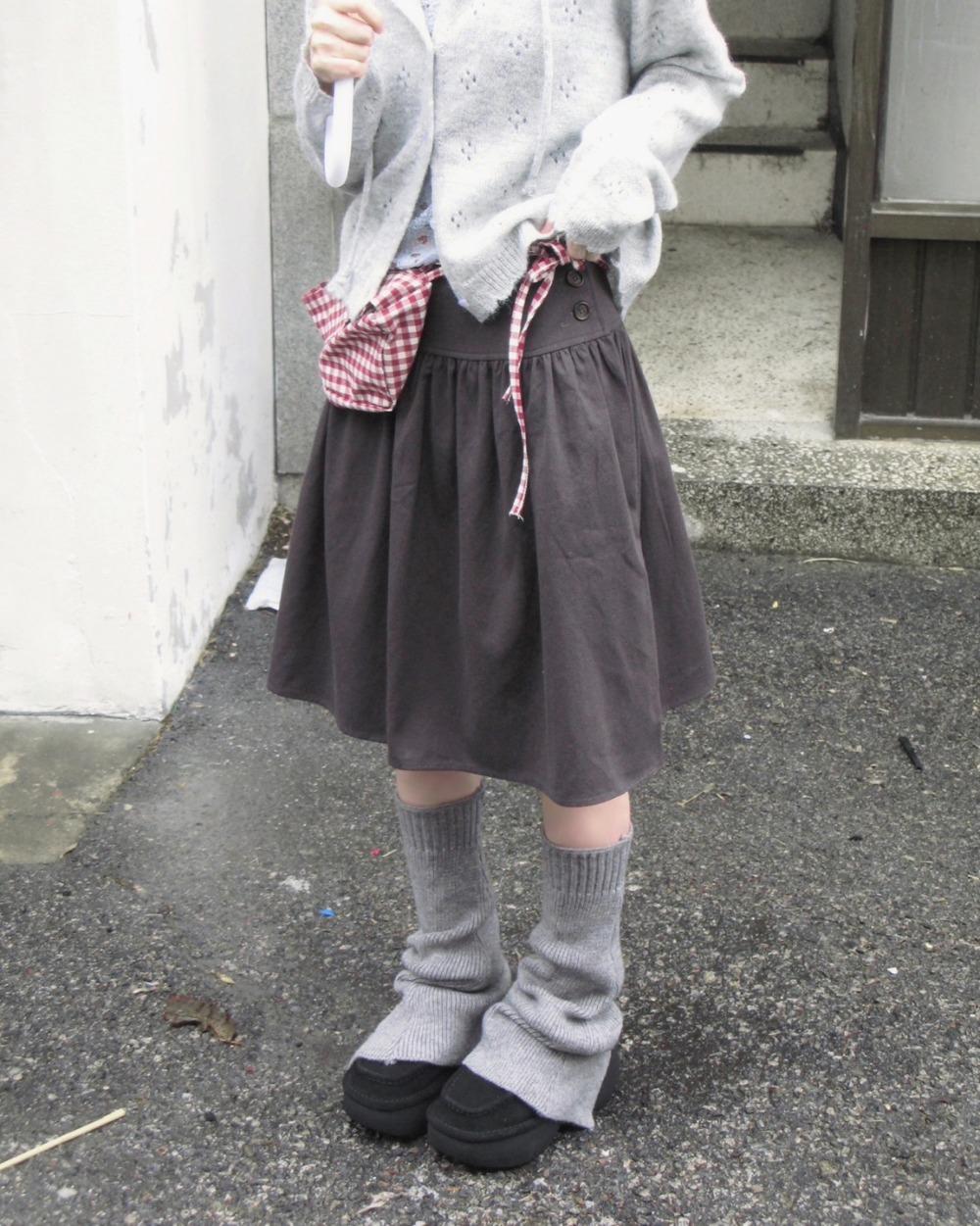 언버티 pony flare button midi sk