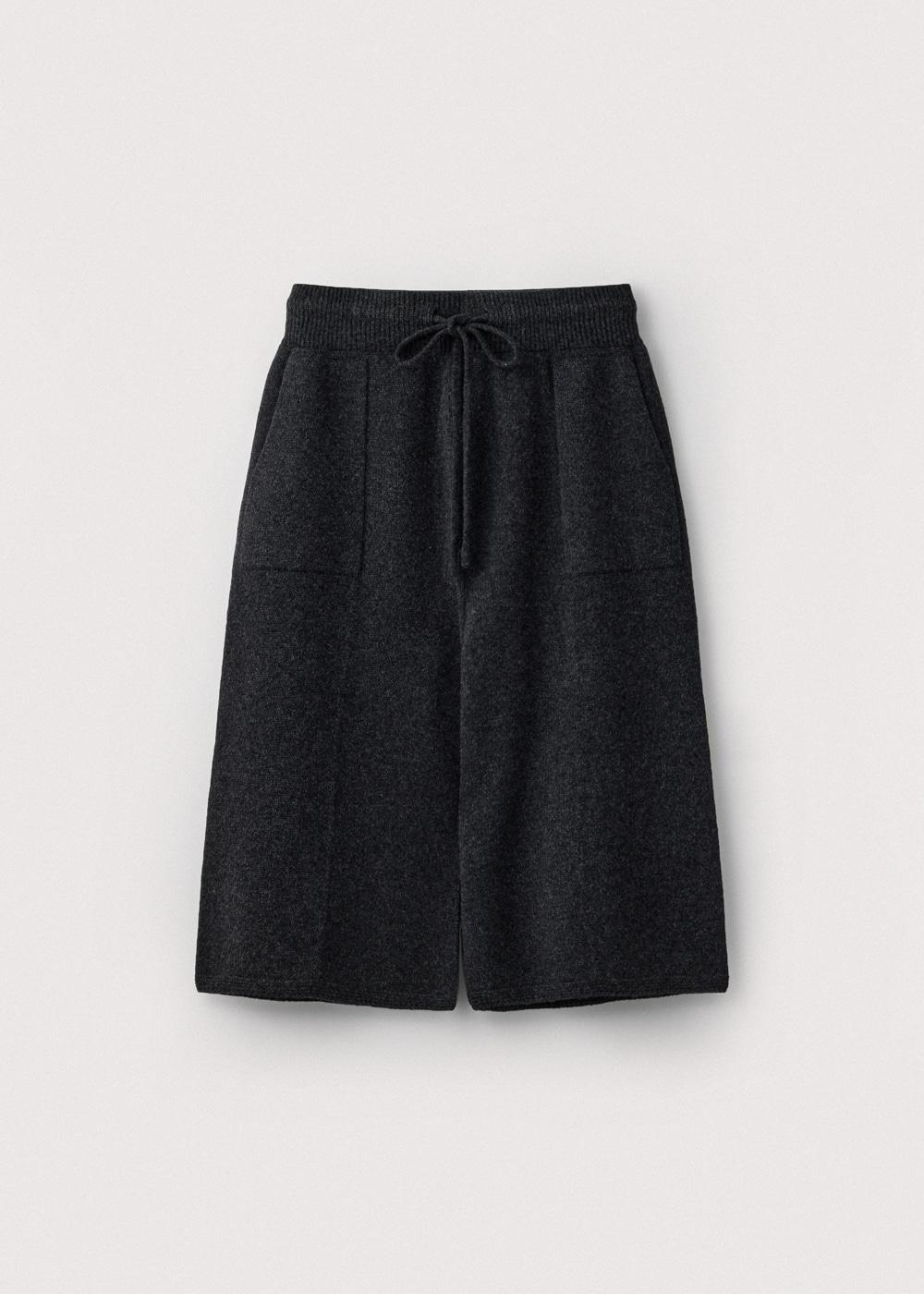Super Fine Merino Wholegarment Bermuda Pants_Graphite