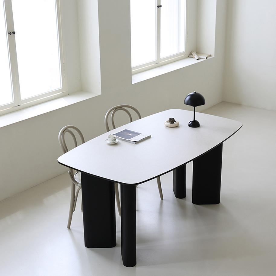 슬로 다이닝 테이블 블랙라인 세라믹느낌 4인용 6인용 식탁