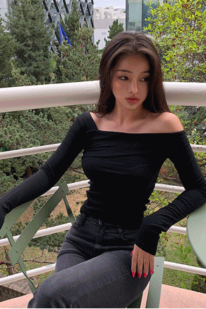 엘 하프 오프숄더 티셔츠 (2color)