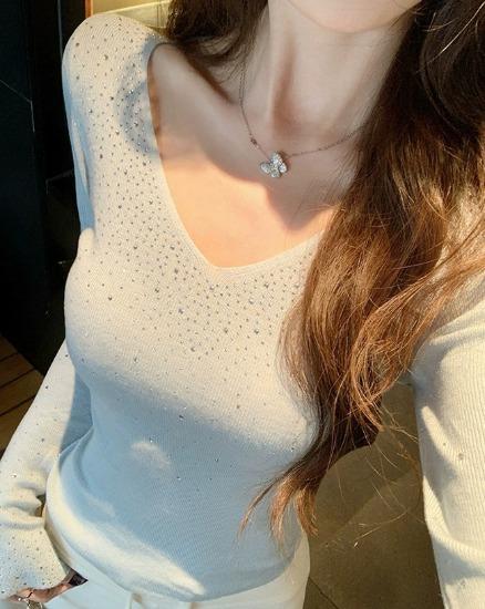 [수입] 큐빅 스터드 니트