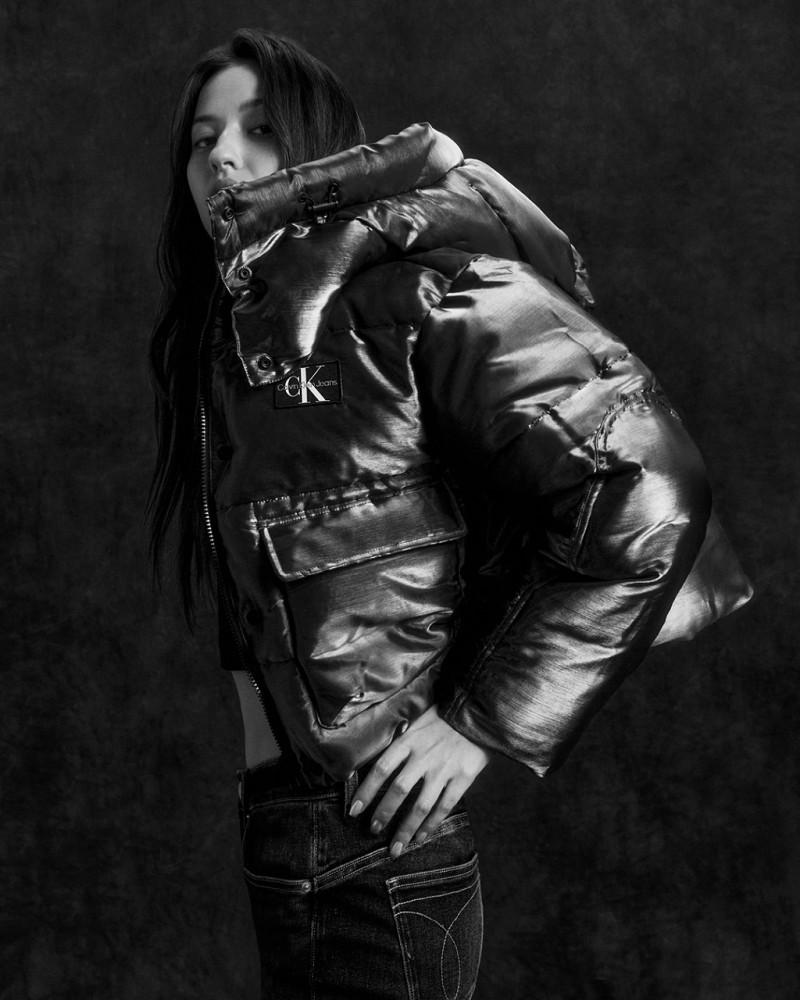 [공식] 여성 리퀴드 메탈 숏푸퍼 패딩 푸퍼 점퍼 J221878-0GK J2218780GK