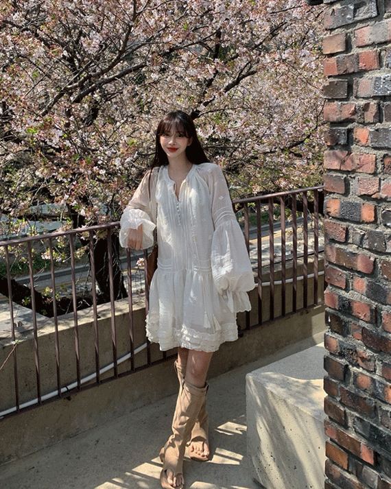 크림 플라워 자수 원피스