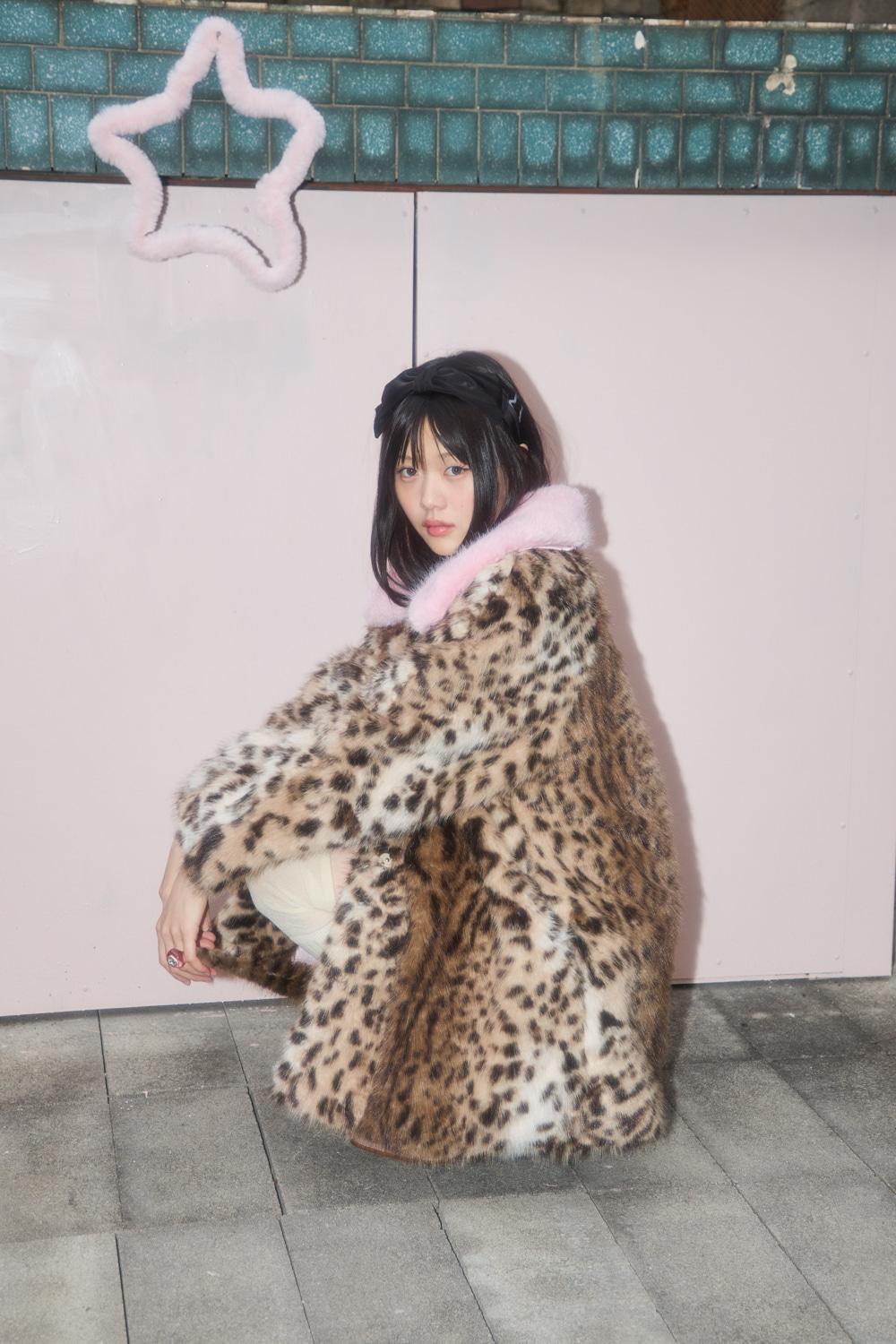 BIG COLLAR POMPOM FUR COAT (LEOPARD)