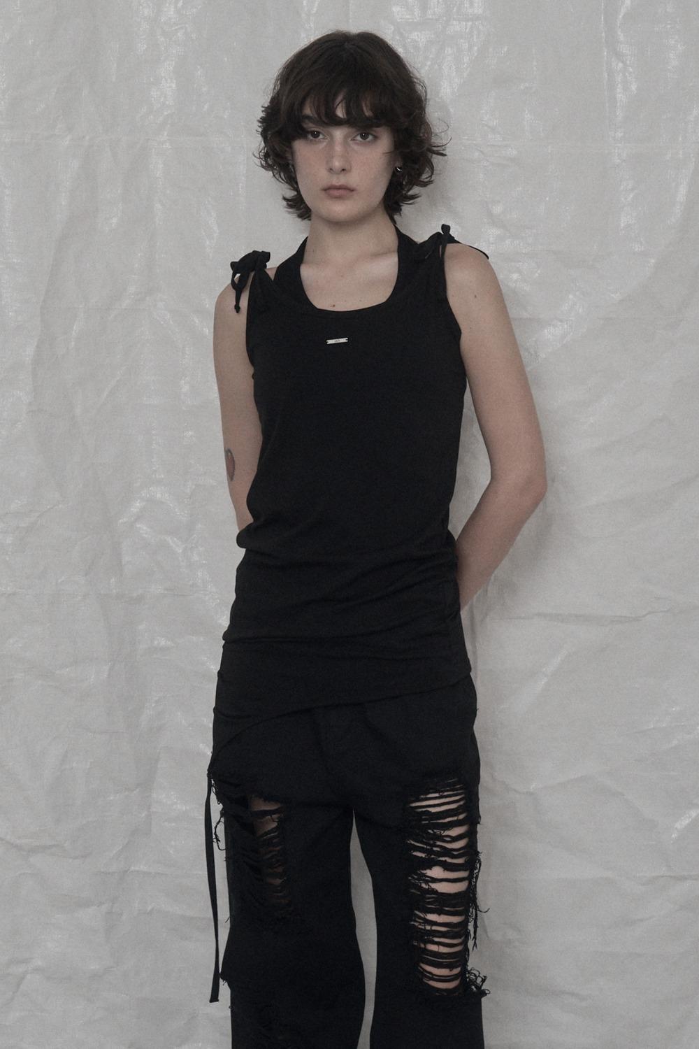STUD SIDE LAYERED SLEEVELESS BLACK