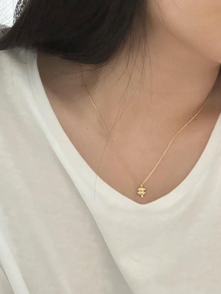 clover necklace