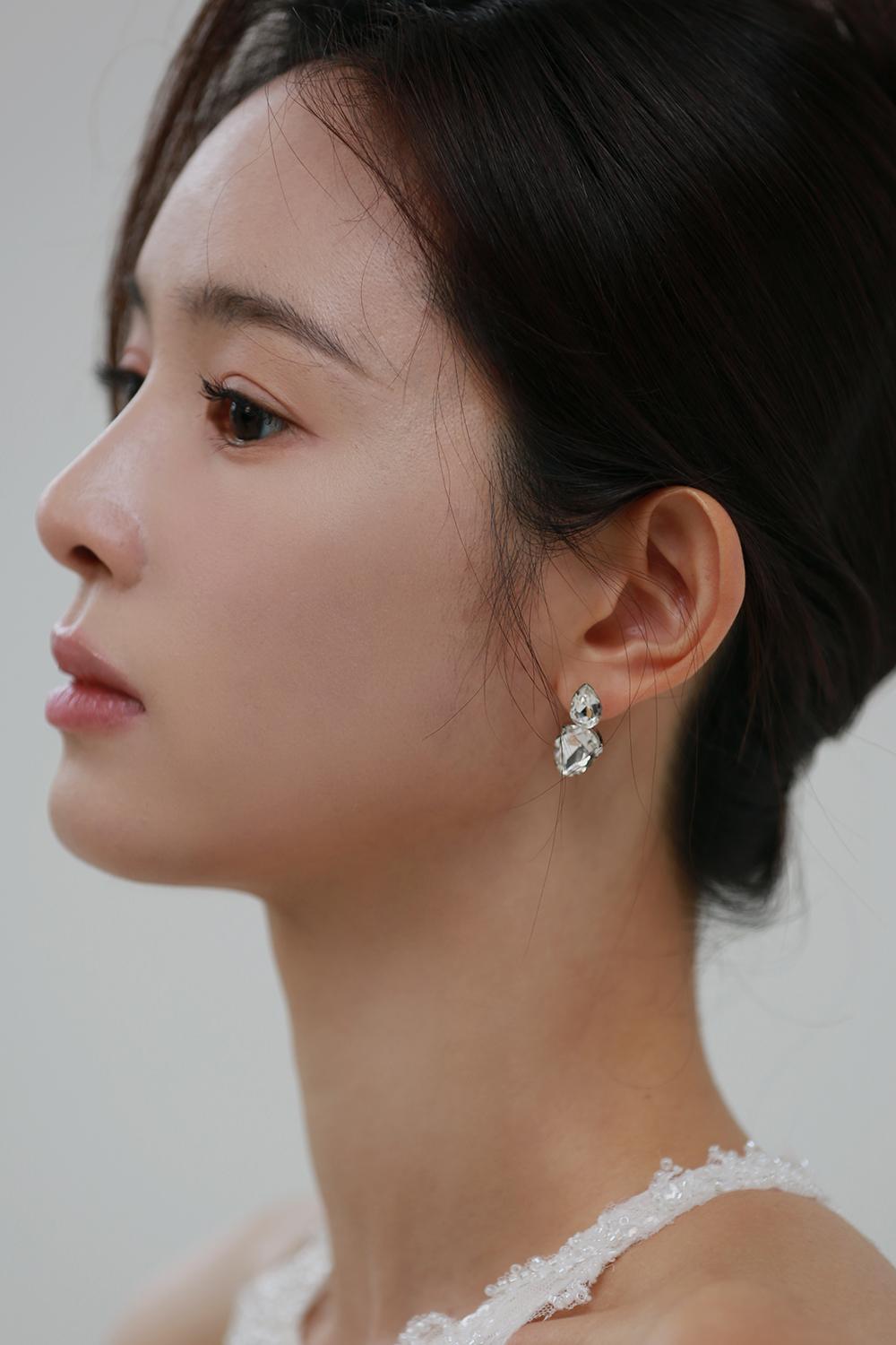 (시즌오프세일) 아스카 큐빅 귀걸이 ERB1154