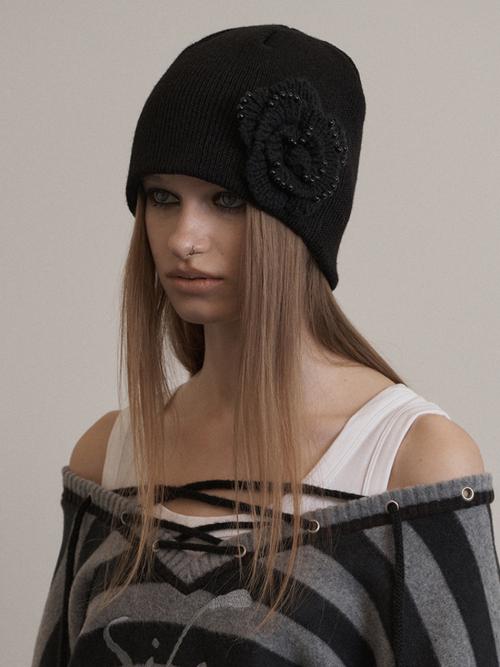 PEARL CORSAGE BEANIE / BLACK