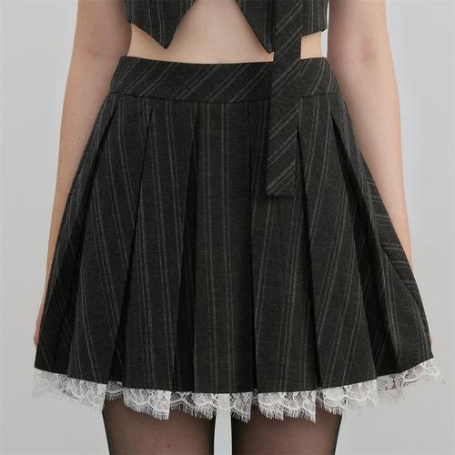 테일러드 레이스 데코 칼라 딥 그레이 플리츠 미니스커트