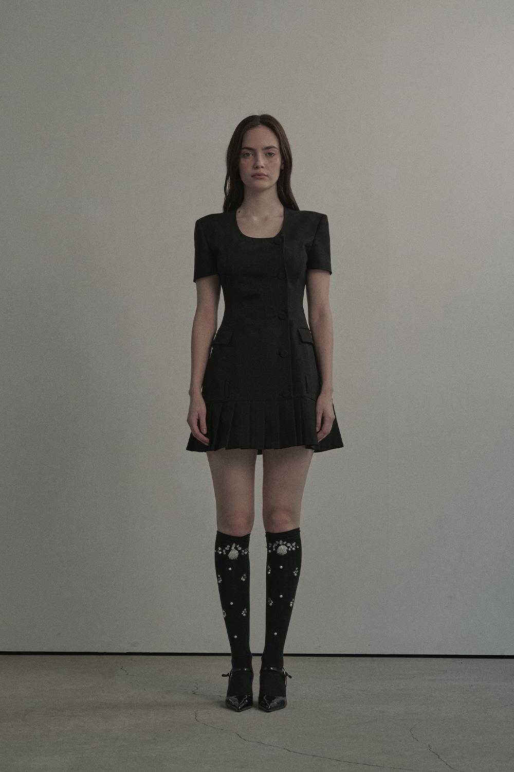 [3월 14일 예약발송][키스오브라이프 하늘 착용] Jenn Round Neck Pleated Half Sleeve Suit Jacket Dress-Black