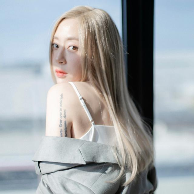 뮤즈스트레이트- 블론드