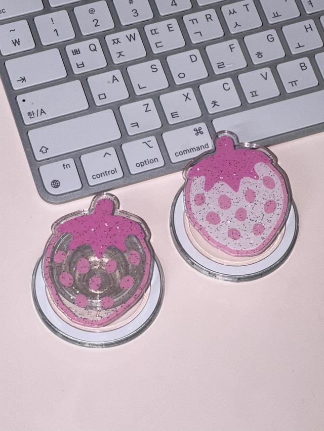 magsafe strawberry tok (2 type)