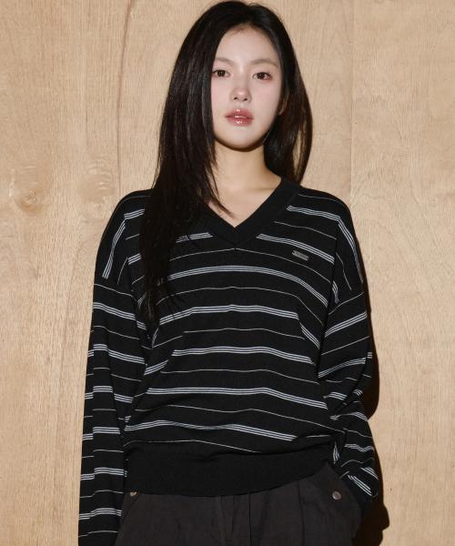 울 블렌드 캐롤 스트라이프 브이넥 니트 [블랙-블루]