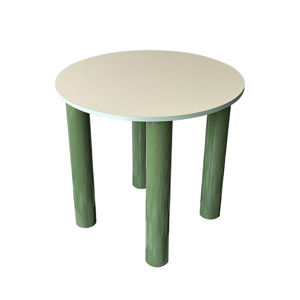 100 VINTAGE TABLE