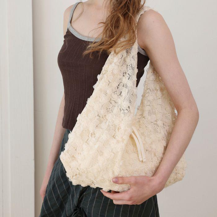 Jeanne Lace Flower Shoulder Bag_Cream