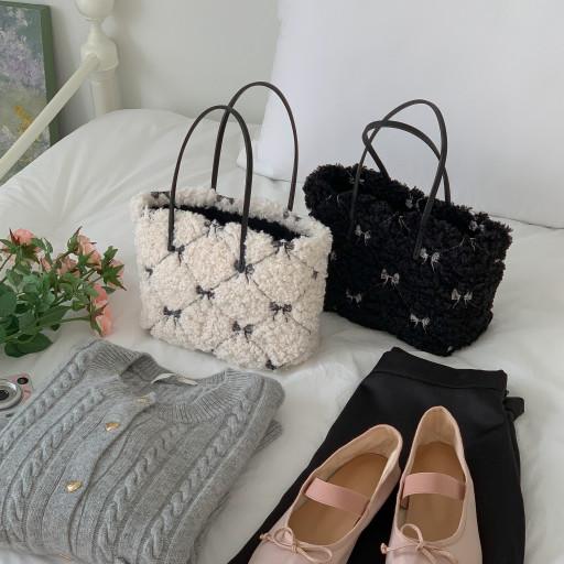 🎀뽀글이 리본 손가방 (2color)