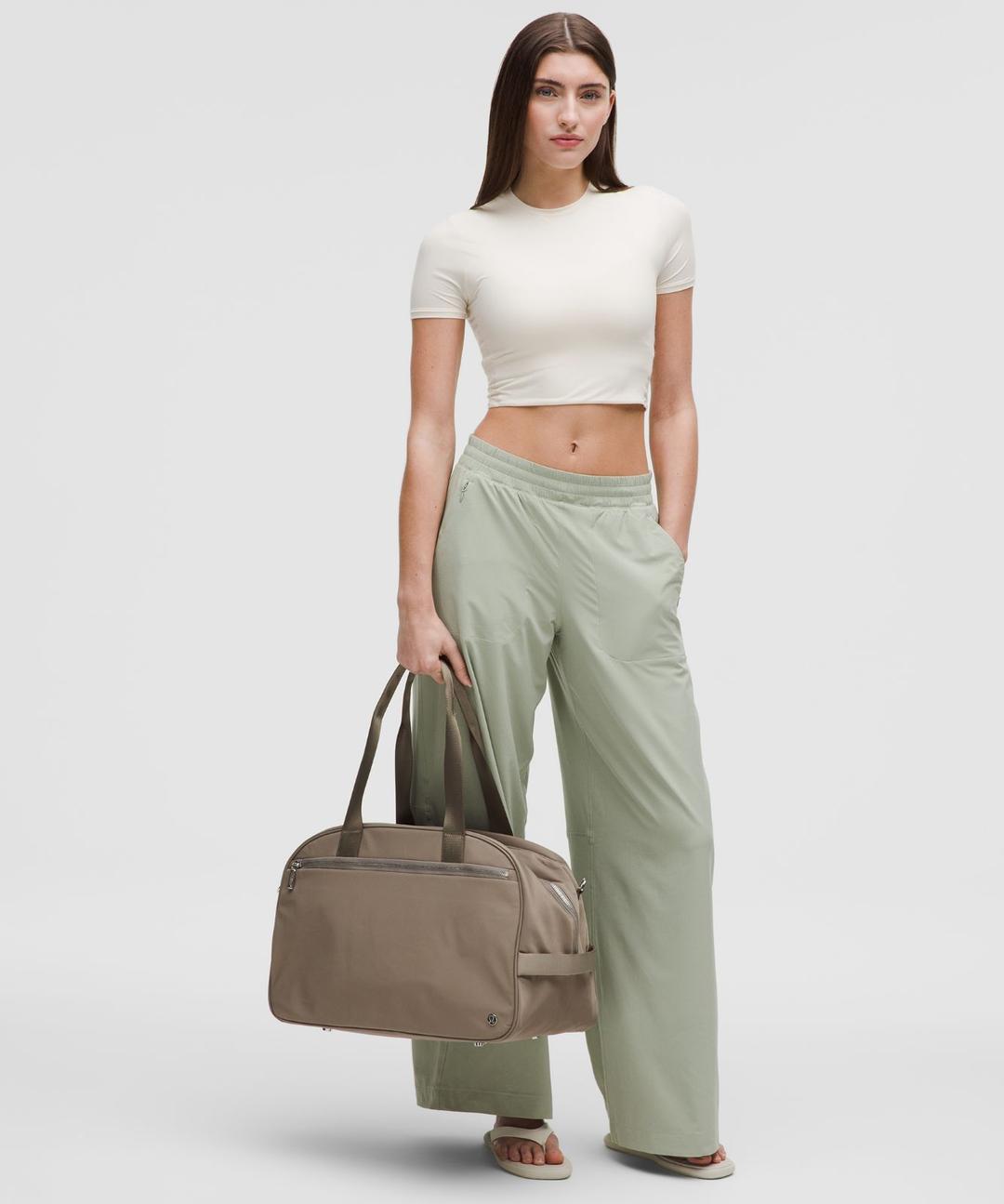 시티 에센셜 더플백 28L