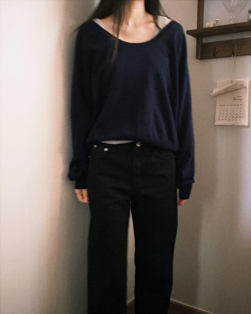 round neck knit (navy)