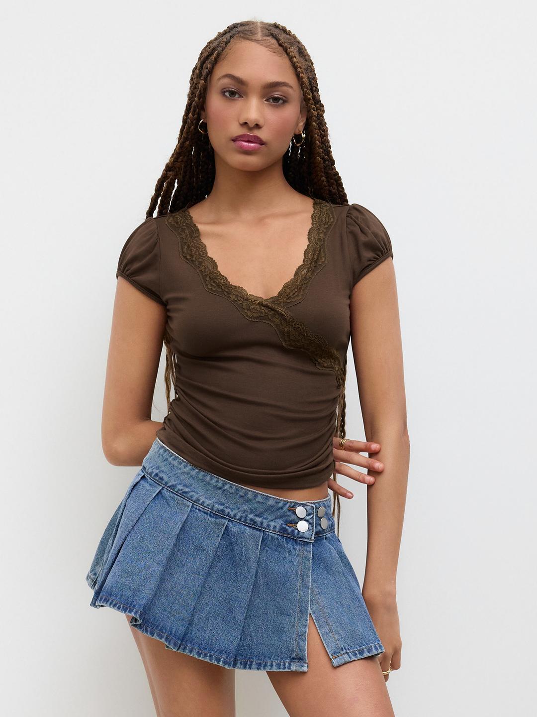 V-neck Solid Lace Trim Ruched Short Sleeve Tee