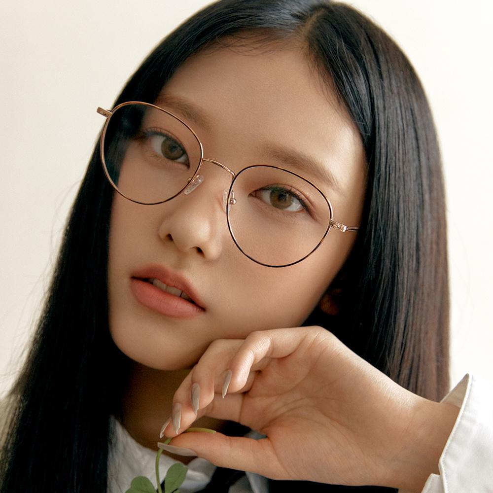 [뉴진스 착용] 아르네 C5