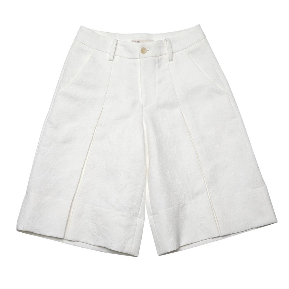 white jacquard bermuda pants