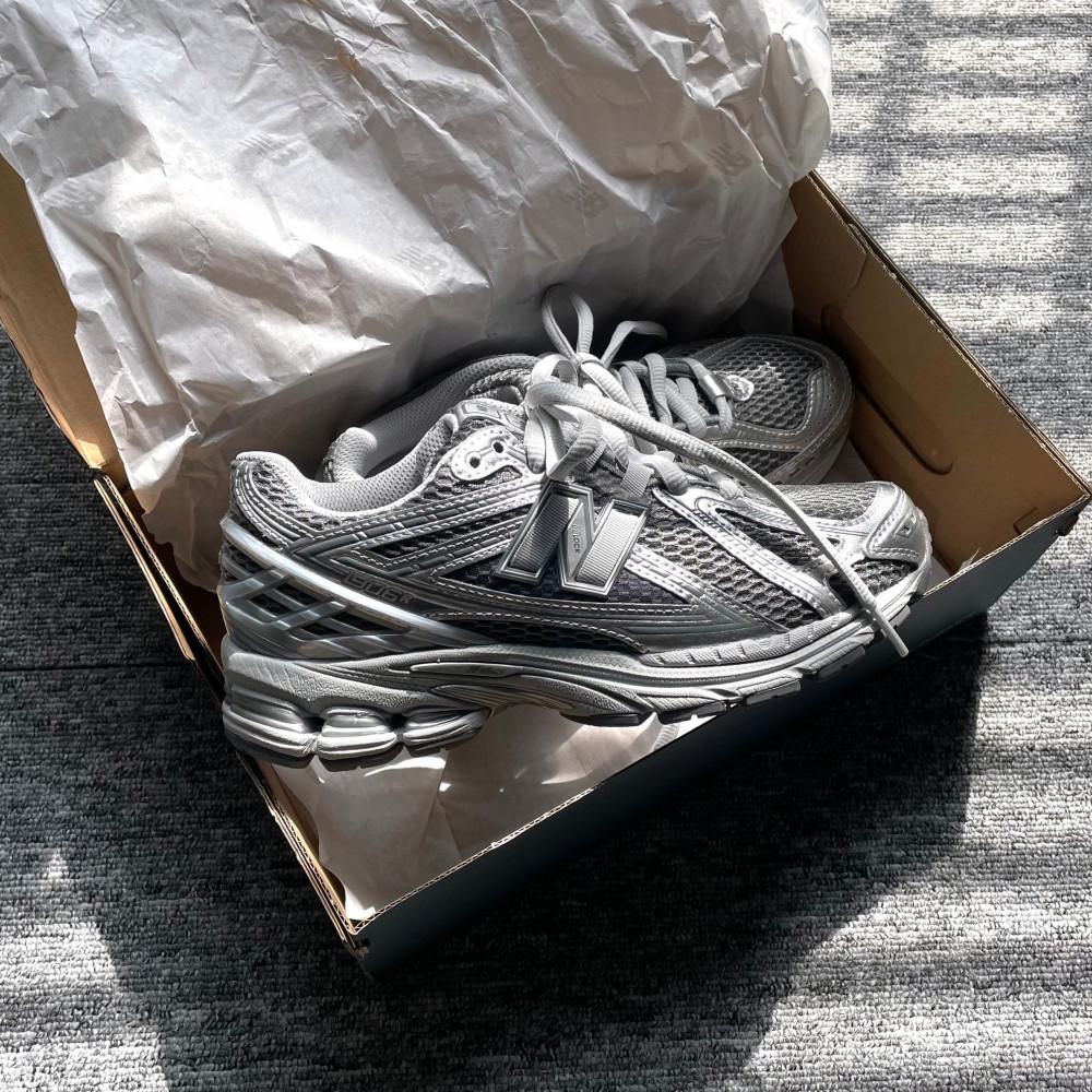 뉴발란스 1906R 하버그레이 & 실버 공용 : 슈즈트럭