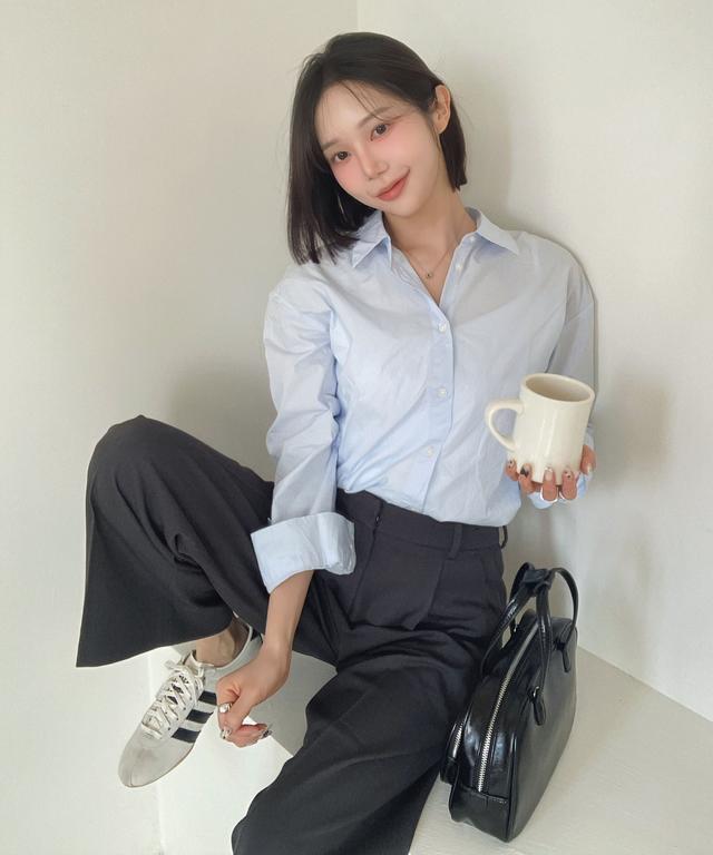 스파오 [빛날영 PICK] 여성 오버핏 셔츠 (바이오워싱)_SPYWF23W03