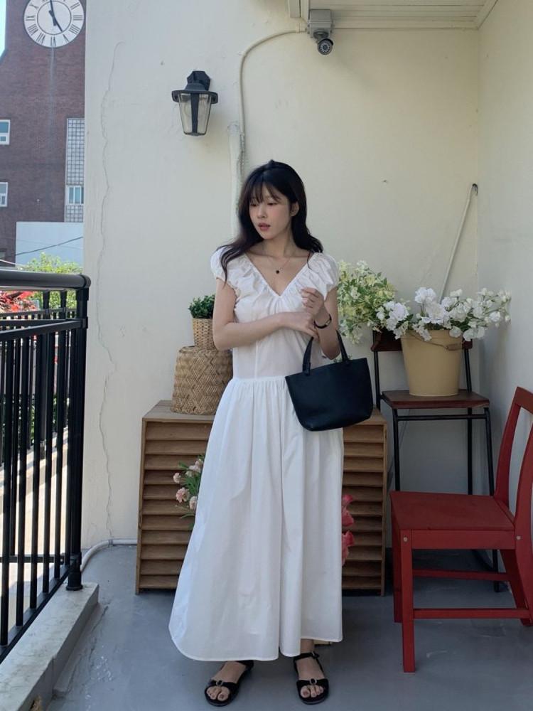 Vergamot 베르가못 페일 원피스 코튼 셔링 브이넥 캡소매 A라인 플레어 롱OPS  / 달리언니