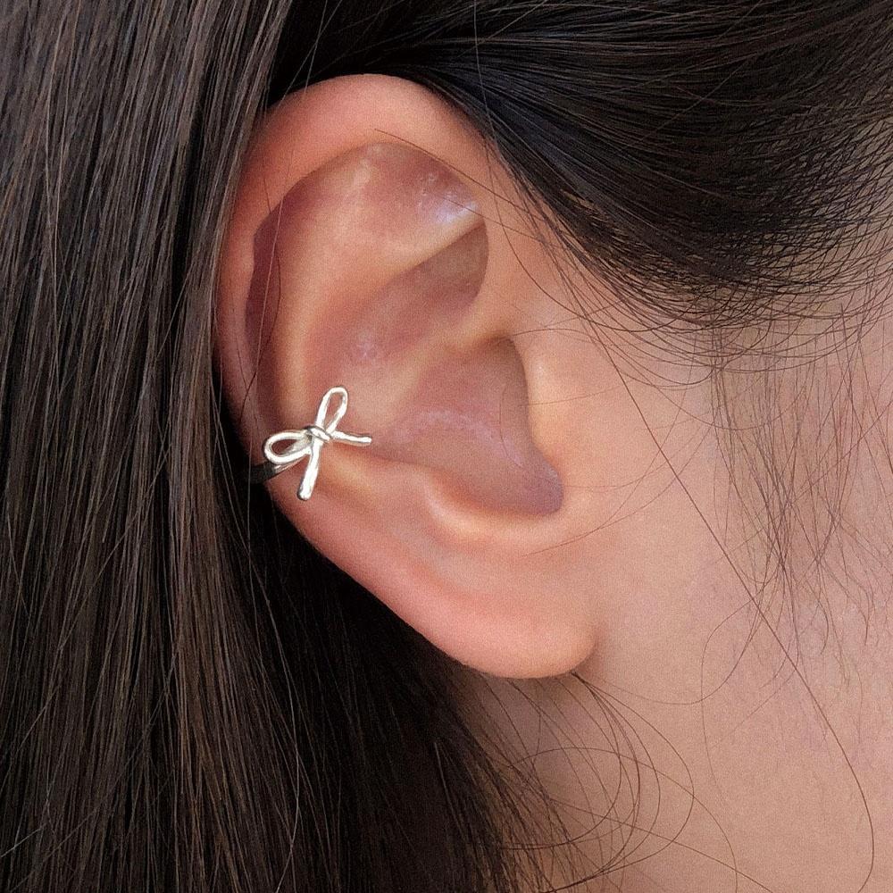 Teeny ribbon earcuff (Silver)
