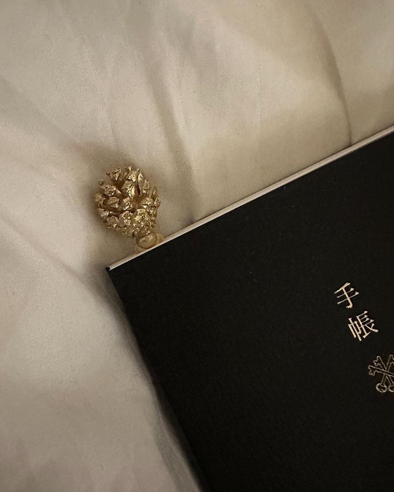 pine cone book mark