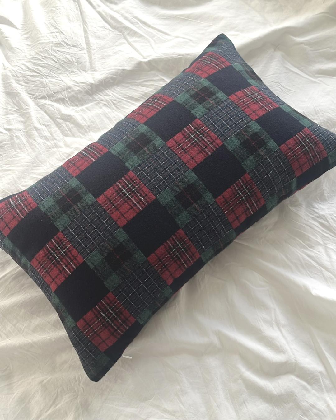 속닥이는 베개커버