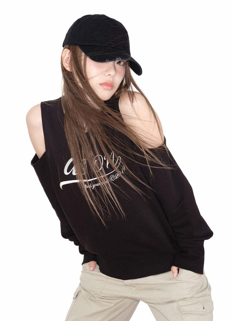 KATE HOLE SWEATSHIRT / BLACK / 10.14 순차 발송 예정