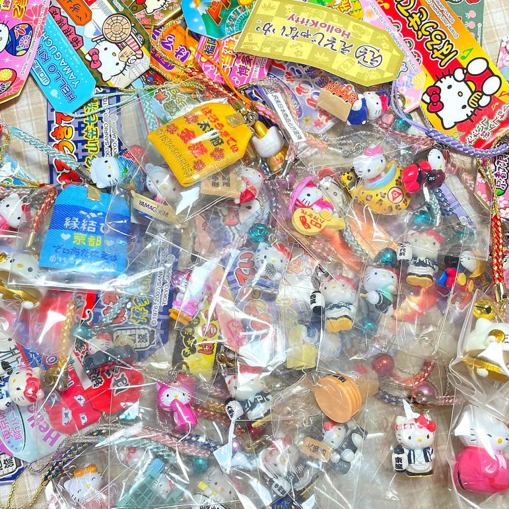 5900원 랜덤 키티스트랩 랜덤박스 헬로키티키링 산리오열쇠고리 키티키링 플립키링 에어팟키링