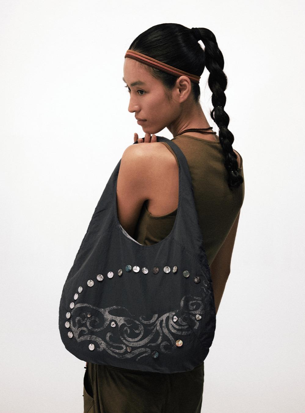 Vintage Pearl Shell Stud Shoulder Bag