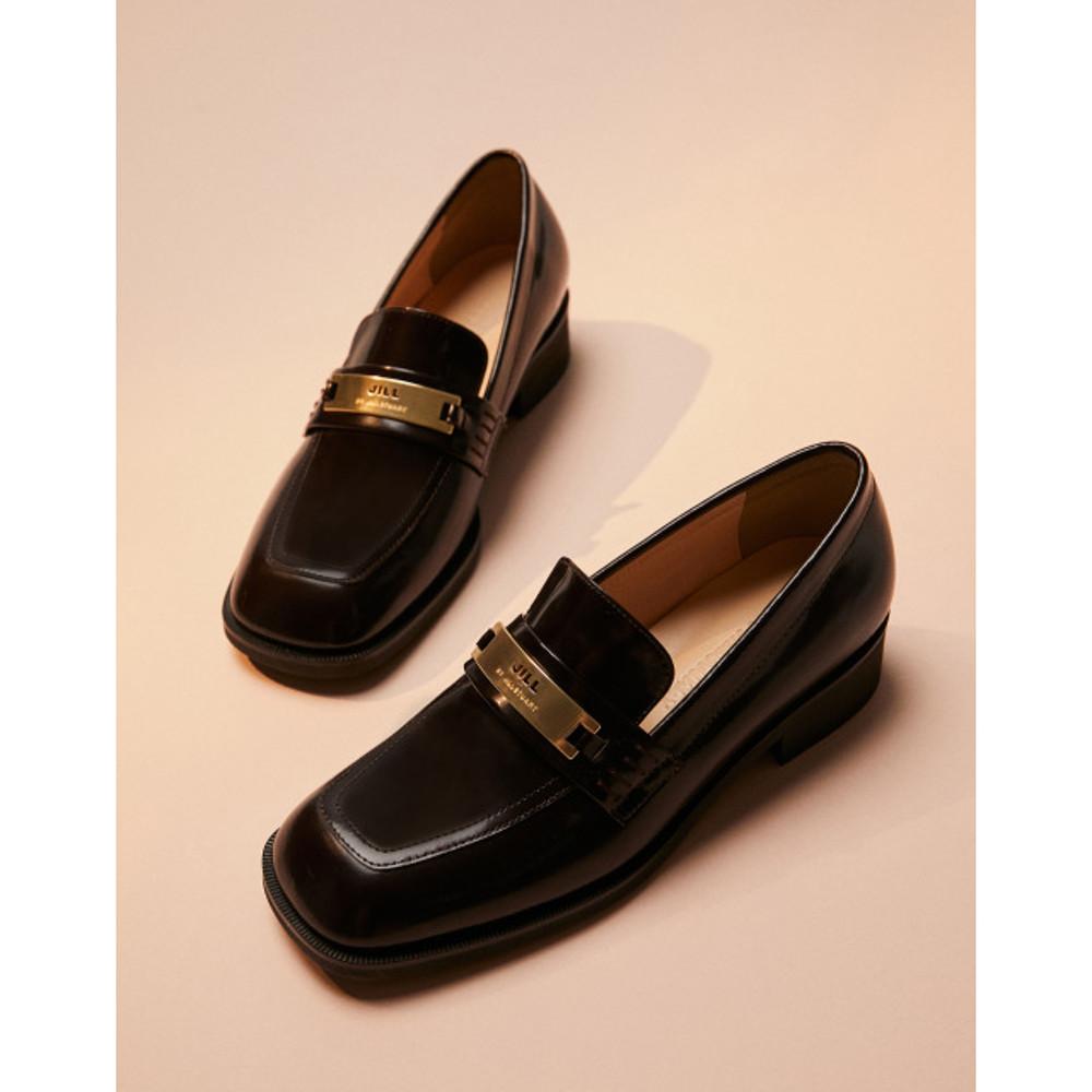 질 바이 질스튜어트  [셰어 로고] 브라운 바장식 가죽 로퍼 JLSO2F100W3