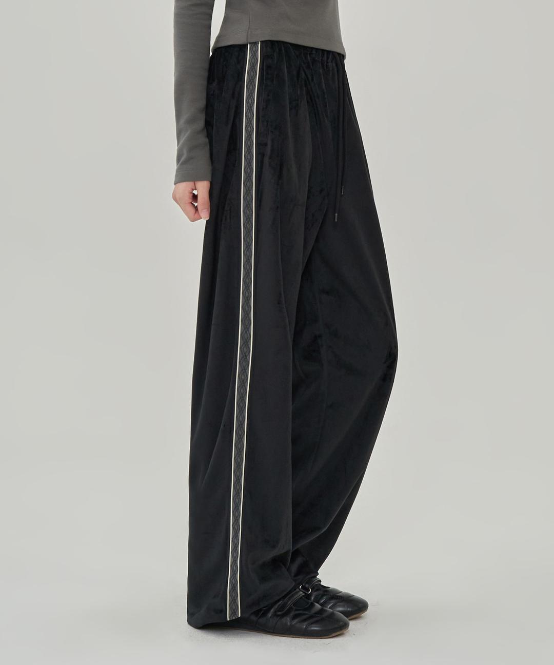 (W) 벨벳 트랙 트레이닝 팬츠 (BLACK)